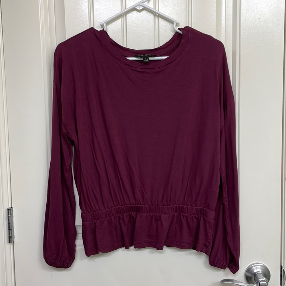 Banana Republic Long Sleeve Top blouse purple plum size small‎